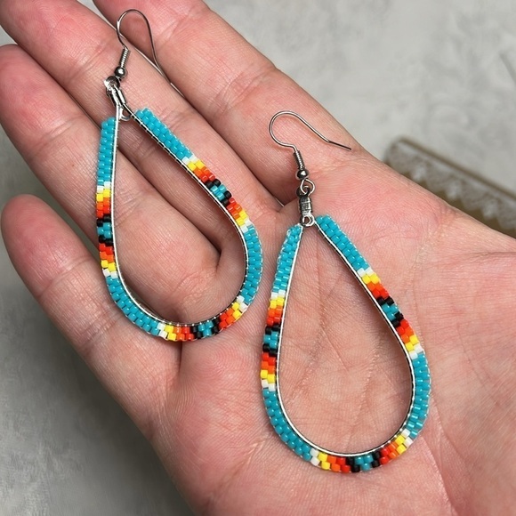 NEW Southwestern Inspired Boho Beaded Earrings - Picture 6 of 6